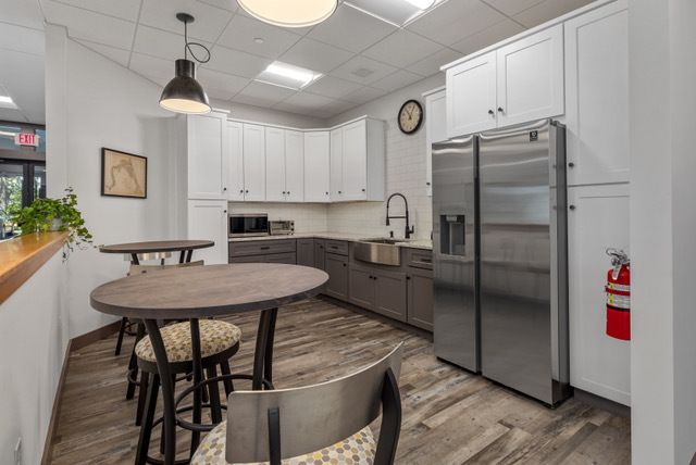 125 Commerce Way, Marshfield, MA 02050